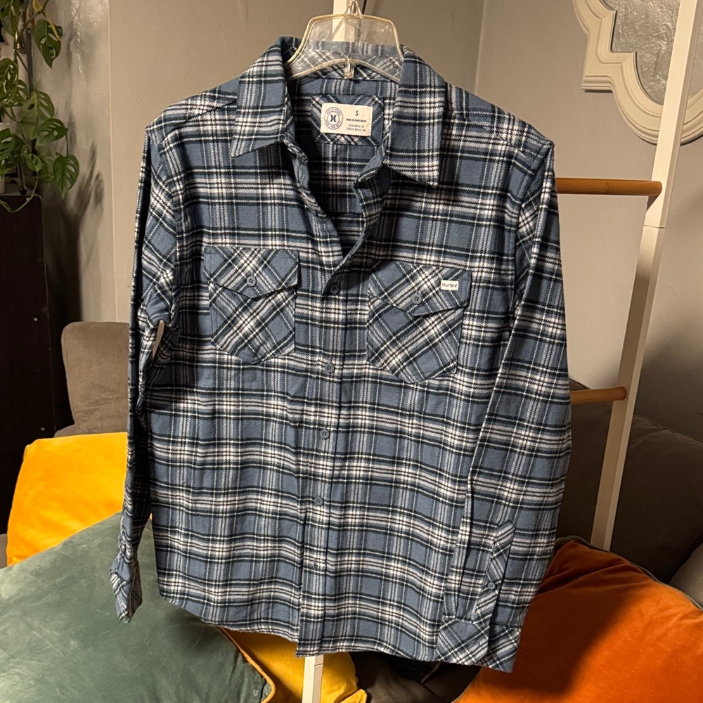 Hurley Men's Blue and Black Plaid Button-Down Shirt